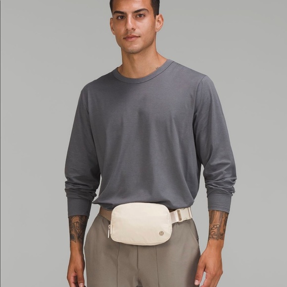 Lululemon 🤍 WHITE OPAL Everywhere Belt Bag - Picture 2 of 15